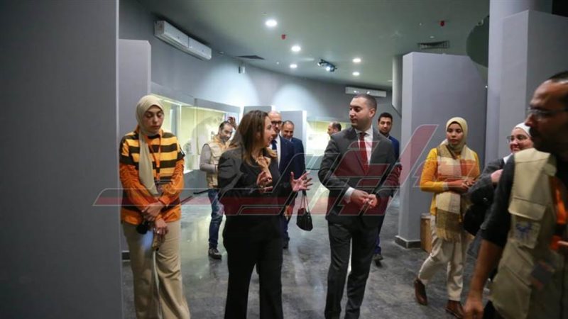 جولة نائب وزير الاتصالات