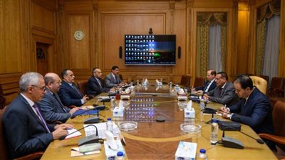 وزيرا الانتاج الحربي والتنمية المحلية يتابعان مشروعات البنية الأساسية لمنظومة المخلفات وتحويل الأتوبيسات للعمل بالغاز الطبيعي