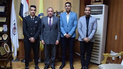 رئيس جامعة بني سويف الأهلية يهنئ اتحاد طلاب الجامعة