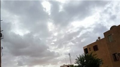 سحب وغيوم كثيف وانخفاض في درجات الحرارة تشهدها الوادي الجديد اليوم
