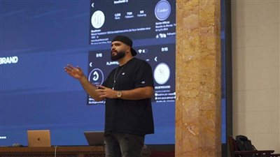 بحضور المهندس محمد السمان .. الجامعة الأمريكية بالقاهرة تناقش مشروعات ماجستير ريادة الأعمال 