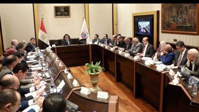 وزير الصحة: توفير الأمن الصحي للمواطنين وضع الخرائط الصحية للمحافظات للارتقاء بالصحة العامة 
