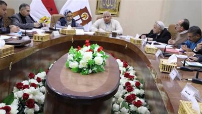 محافظ الوادي الجديد يعقد اجتماع مجلس إدارة صندوق استصلاح الأراضي  