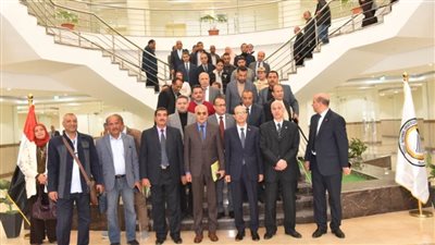 المنشاوي يصطحب لجنة من وزارة التعليم العالي في زيارة تفقدية لجامعة أسيوط الأهلية