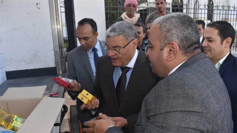 محافظ المنيا يشاهد