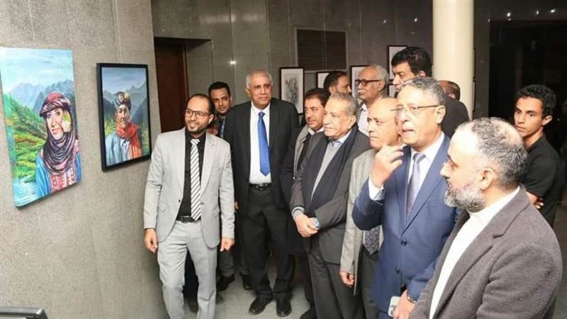 معرض ظل وضوء للفنان