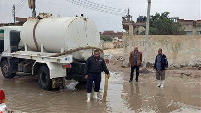 محافظ شمال سيناء يتابع تصريف مياه الأمطار ويؤكد استمرار رفع درجة الاستعداد