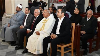 محافظ بورسعيد يشهد قداس عيد الميلاد المجيد بكنيسة سانت أوجيني والقديس نيقولاس