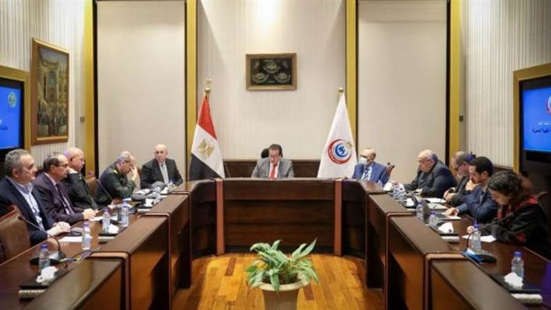 اجتماع وزير الصحة