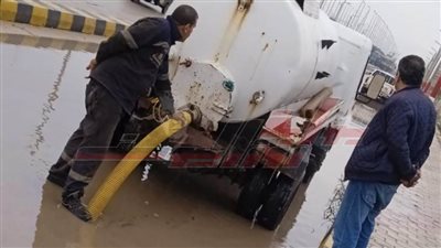 رفع مياه الأمطار من شوارع البرلس ومصيف بلطيم بكفر الشيخ 