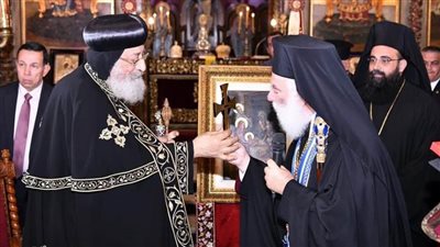 البابا تواضروس يهنئ بطريرك الروم الأرثوذكس بالكريسماس