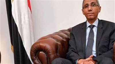 السفير المصري بالمنامة يبحث مع وزير الصناعة والتجارة البحريني تعزيز التعاون