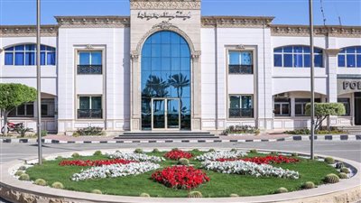 تداول 40 سفينة حاويات وبضائع عامة بميناء دمياط