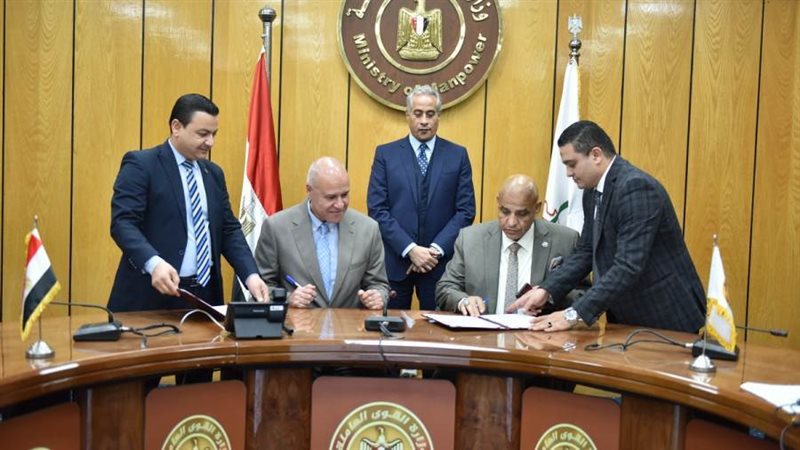 خلال توقيع البروتوكول