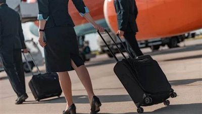 مضيفة الطيران تكشف أحدث طرق تهريب المخدرات عبر الجو