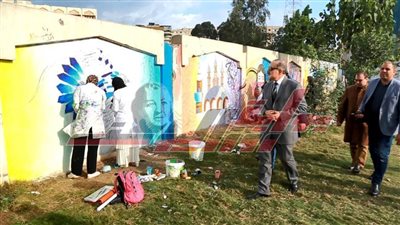 طالبات نوعية كفرالشيخ تزينّ أسوار المصالح الحكومية لتحويلها إلى جدران ناطقة