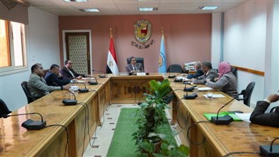رئيس جامعة سوهاج يجتمع بمجلس إدارة القياس والتقويم لمناقشة آليات العمل