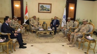محافظ سوهاج يستقبل وزير الإسكان وقائد الجيش الثالث الميداني