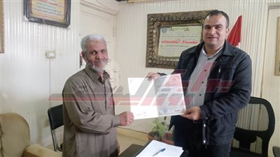 تسليم 10 عقود تقنين أراضي أملاك الدولة للمستفيدين بكفر الشيخ