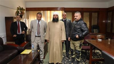 وقف مأذون شرعي عن العمل وإحالة مساعده إلى النيابة العامة