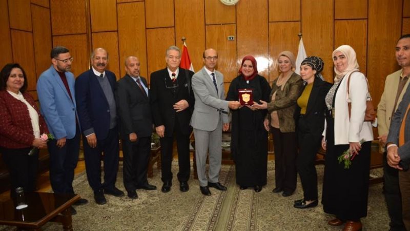 المنشاوى يفتتح المعرض