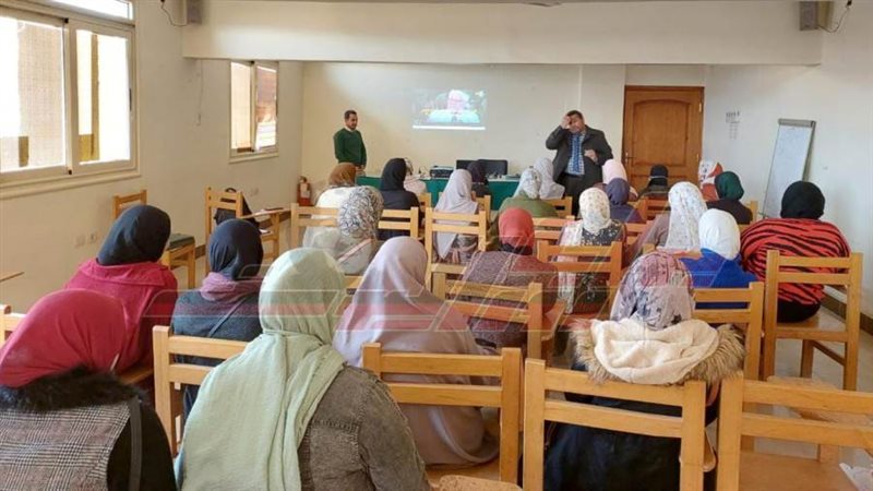 خلال الندوة