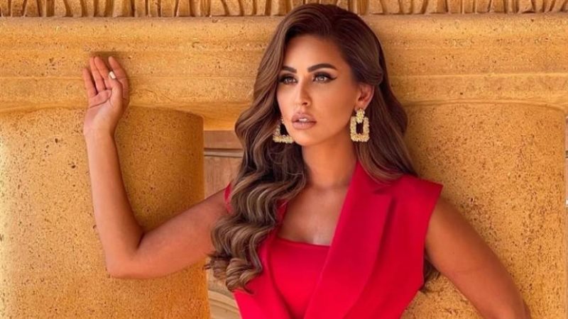 الفنانة مي سليم