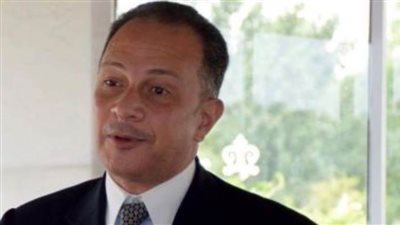 السفير المصري في أبوظبي يقدم أوراق اعتماده