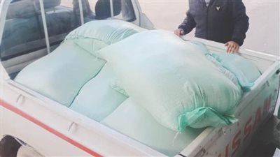 تموين العامرية يضبط ما يقارب من ٣ أطنان دقيق بلدى مدعم أثناء تهريبه 