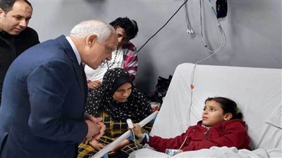  محافظ الجيزة يزور مصابي التدافع بمدرسة الشهيد أحمد جمال بالعمرانية 