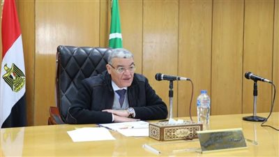 محافظ المنيا يشدد على الالتزام بالخطة الزمنية المحددة لتنفيذ مشروعات المبادرة الرئاسية 