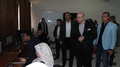 اختبارات المتقدمين لدورة إعداد مدربين في مجال تكنولوجيا المعلومات ببني سويف