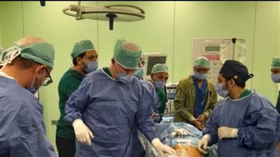 المستشفيات التعليمية تستضيف خبيرا عالميا لجراحات الأورام بالمنظار الجراحي بمستشفى أحمد ماهر التعليمي