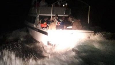 الجيش اللبناني: جهود لإنقاذ مركب يغرق قبالة شاطئ شمالي البلاد