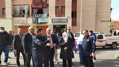 محافظ القاهرة يتفقد عملية إطفاء حريق مركز التدريب بحى الأسمرات دون إصابات