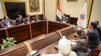 وزير الصحة يبحث مع خبير ياباني التعاون في جراحات الأطفال وزراعة الأعضاء