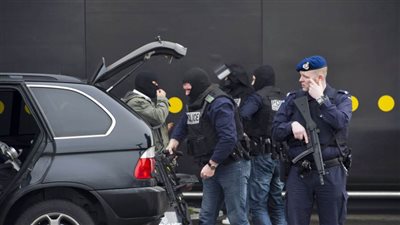 الشرطة الهولندية تعتقل عشرات الأشخاص في ليلة رأس السنة