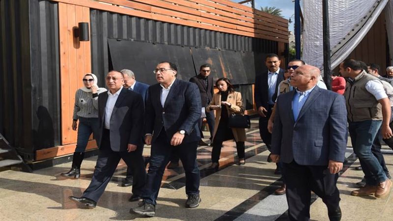 رئيس الوزراء يتفقد