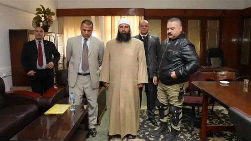 المأذون المزيف