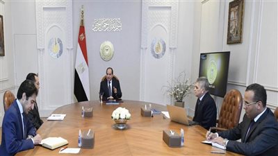 عاجل.. الرئيس السيسي يوجه بالاستمرار في تنفيذ استراتيجية تطوير قناة السويس