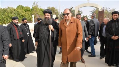 محافظ أسيوط في زيارة لإيبارشية الأقباط الأرثوذكس بأسيوط الجديدة للتهنئة بعيد الميلاد