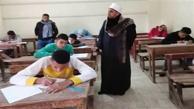 متابعة امتحانات النقل للفصل الدراسى الأول للمرحلة الثانوية الأزهرية