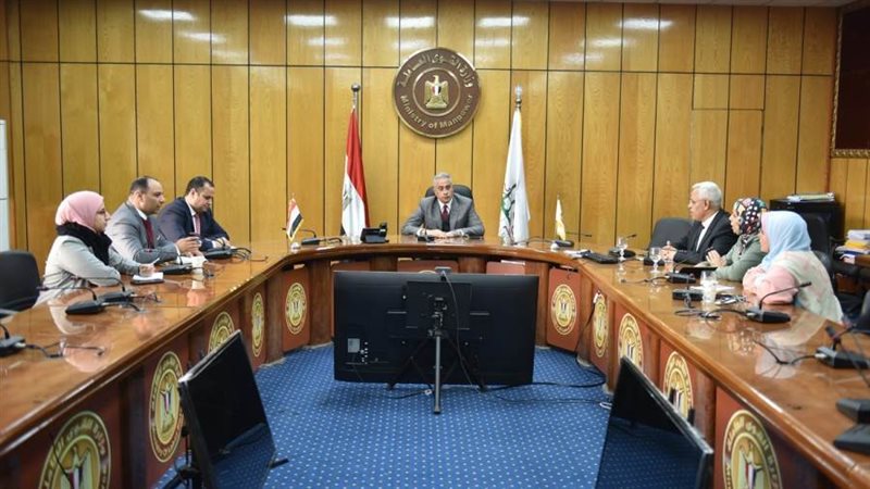 وزير القوى العاملة