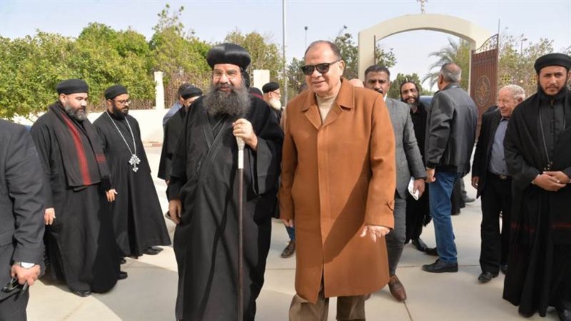 محافظ أسيوط فى زيارة