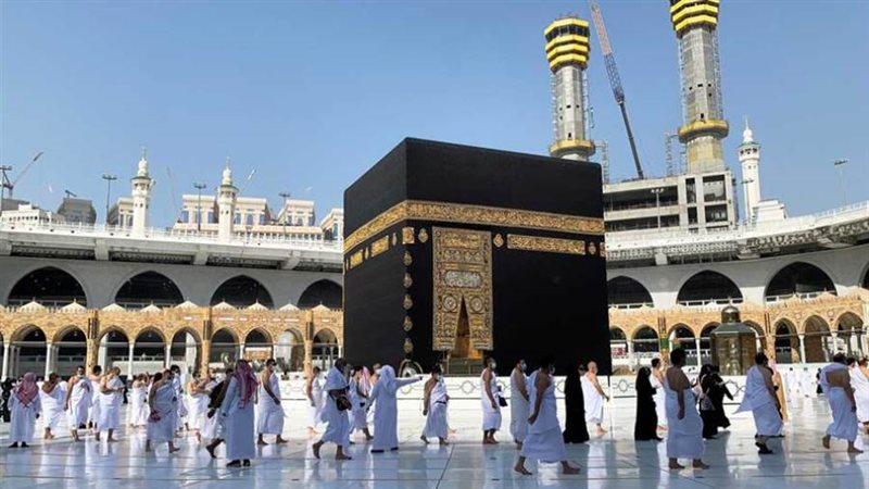 معتمرين داخل الحرم