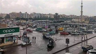 عاجل.. الأرصاد الجوية.. سقوط أمطار غزيرة وتجمعات مياه ببعض المناطق (فيديو)