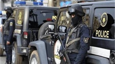 سقوط ثلاثة عناصر إجرامية بالقاهرة لقيامهم بانتحال صفة رجال شرطة