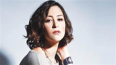  منة شلبي تتخلف عن حضور أولى جلسات محاكمتها في قضية تعاطي المخدرات