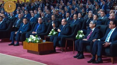 الرئيس السيسي يوجه بتوفير الدعم المادي من صندوق تحيا مصر لتنفيذ مشروعات وتجارب الشباب