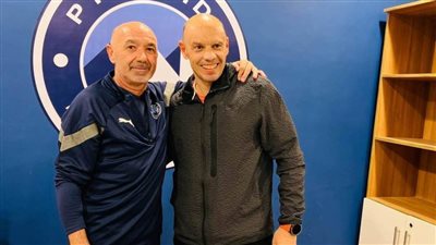 تاكيس يودع لاعبي بيراميدز .. ويتمنى التوفيق لباتشيكو 